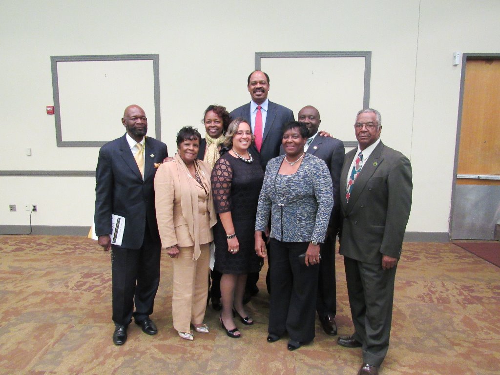 Chapter members with Artist Gilmore